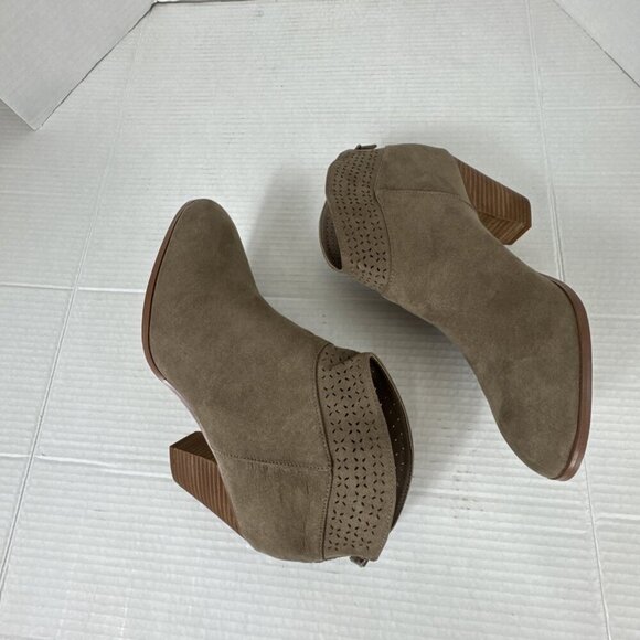 Violet & Red Jackson Women's 10 Lazer Cut Topline Bootie Taupe NWOB 9320 - Picture 10 of 15